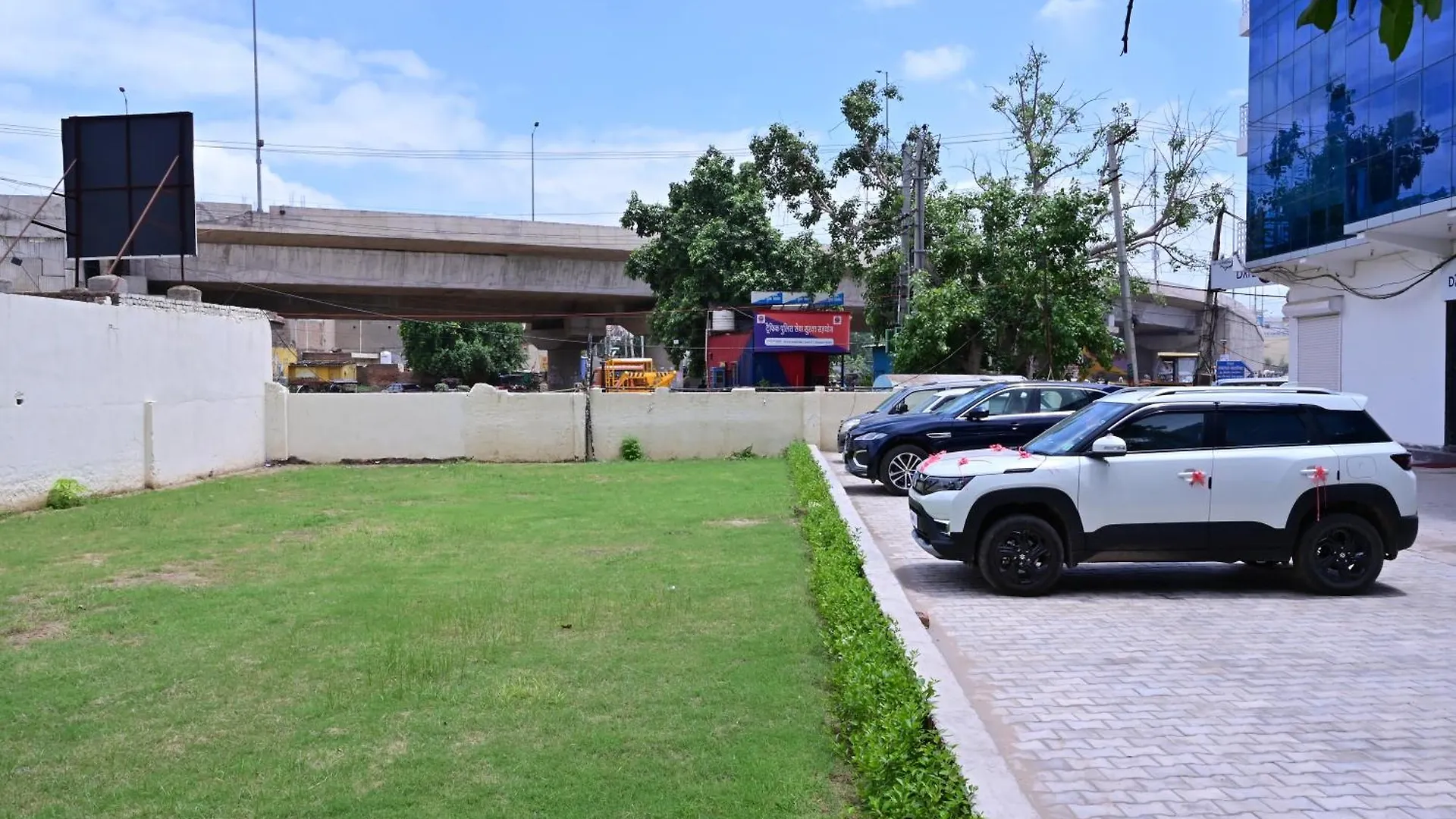 Date Palm Hotel Gurgaon