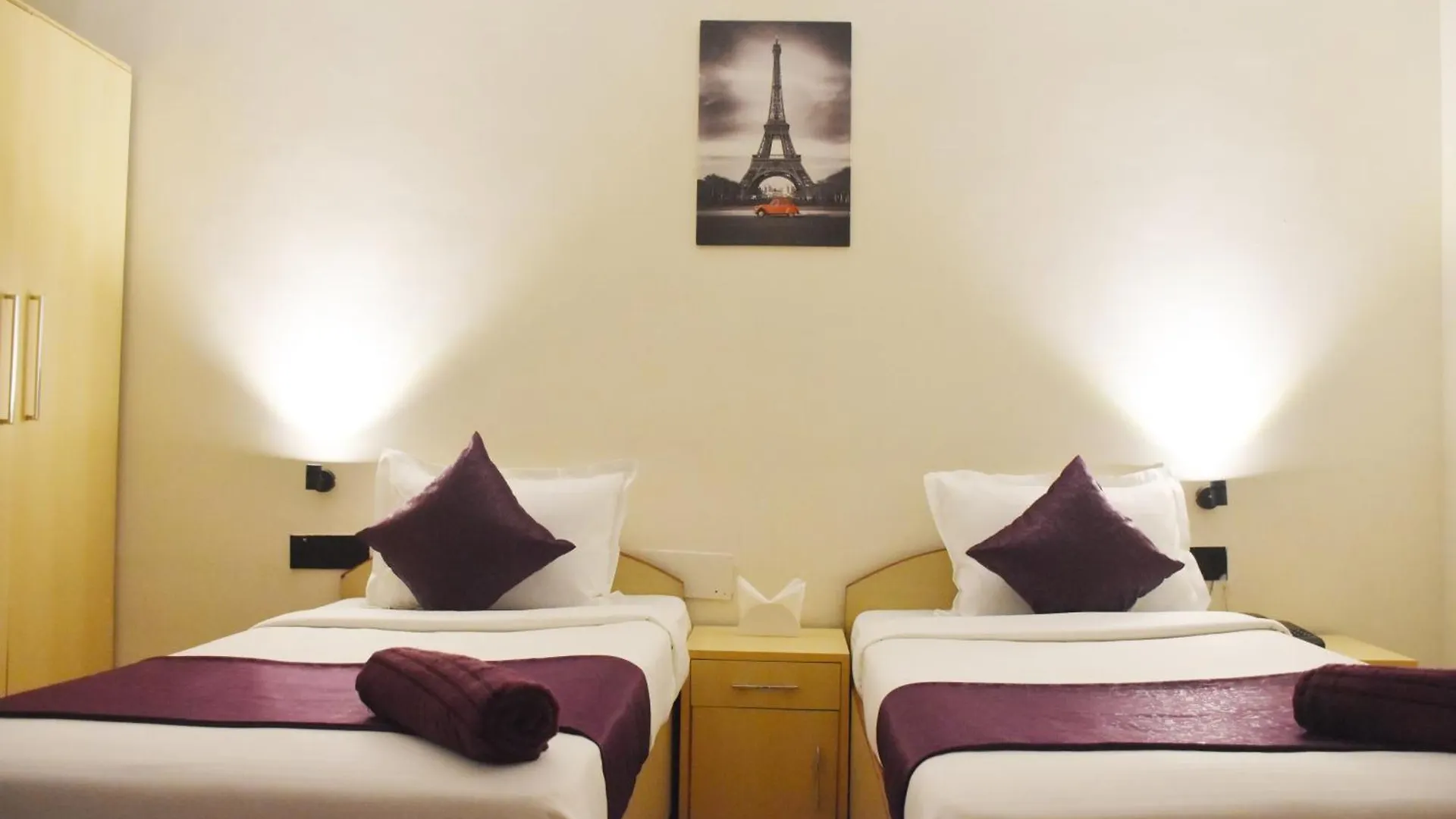 Date Palm Hotel Gurgaon