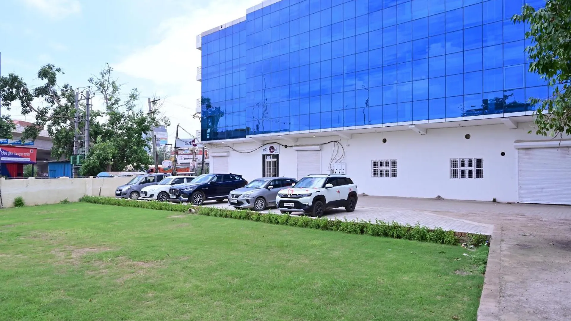 Date Palm Hotel Gurgaon 3*,